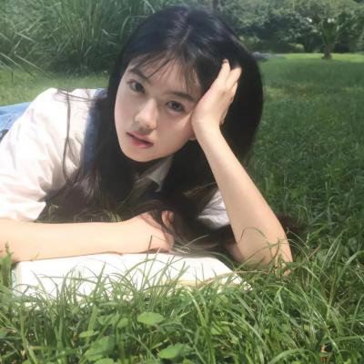 三个摩登女性